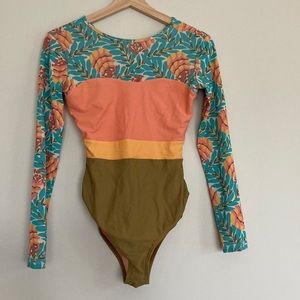 Seea Hermosa surf suit/ rash guard swimsuit 🏝